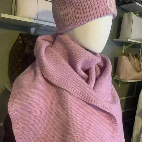 Louis Vuitton 2022 LV Headline Beanie In Light Purple/Pink Color. main image 10